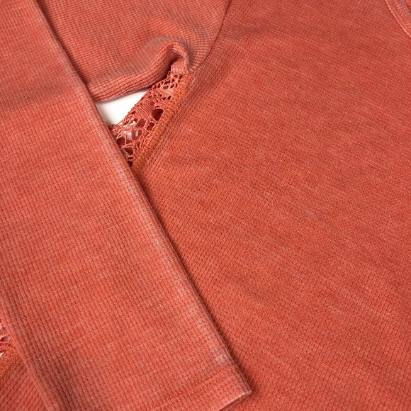 White Crow Light Weight Long Sleeve Top - Picture 4 of 7